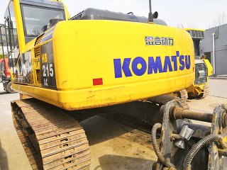 小松HB215LC-1挖掘機