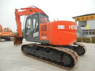日立ZX225US挖掘機