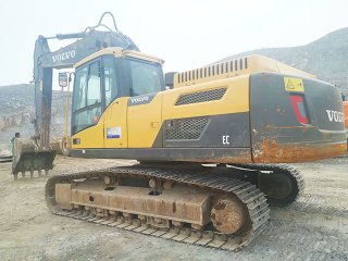沃爾沃250D挖掘機